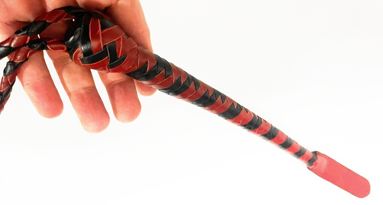 Kurzer Kantschu - Hochwertige Lederpeitsche mit Klatsche