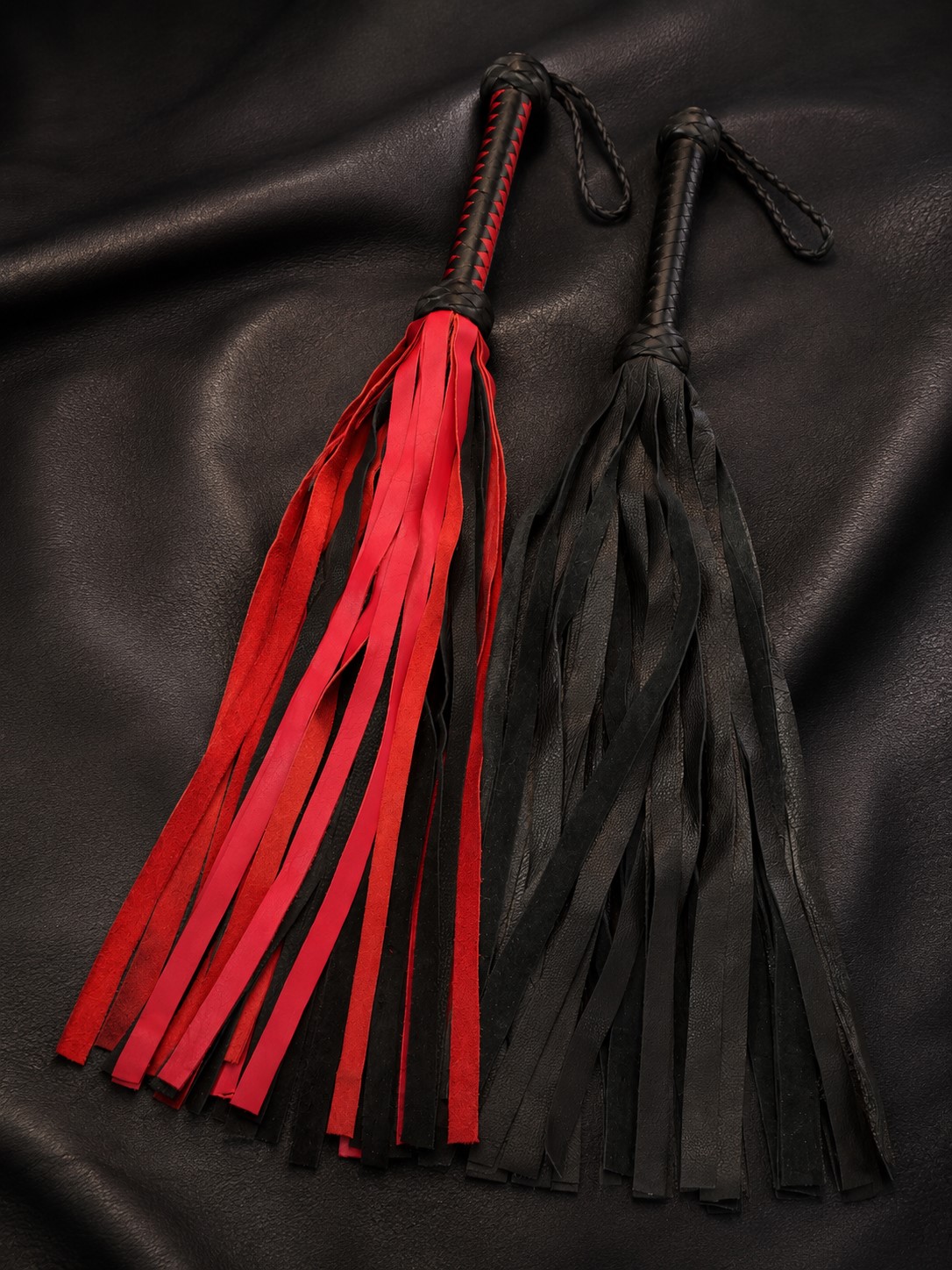 Leder-Flogger in schwarz